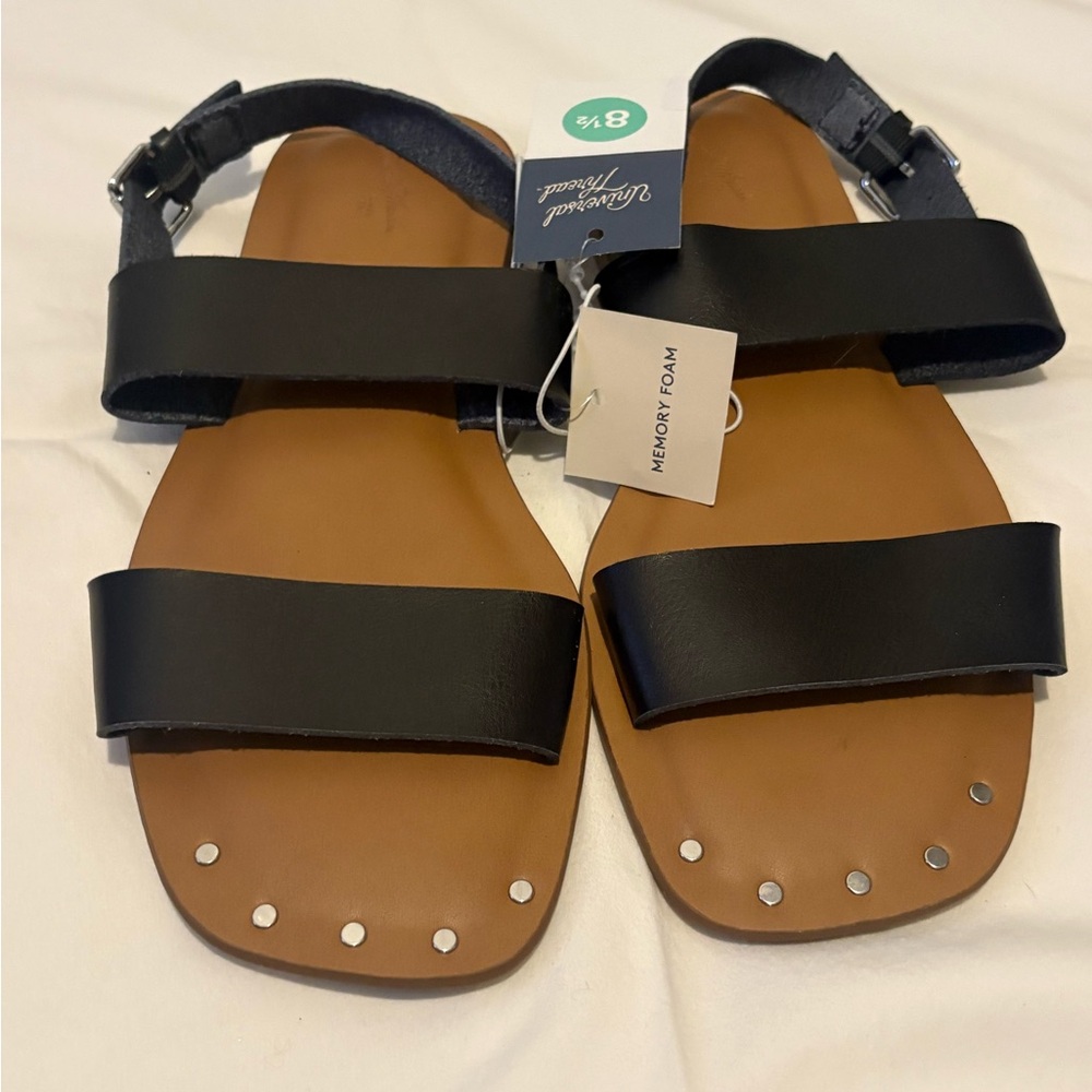 Universal Thread Black Double-Strap Leather-Look Sandals with Tan Footbed